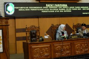 Tutup Akhir Tahun 2023, Dewan Sampaikan LKPJ Bupati dalam Rapat Paripurna