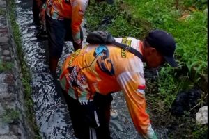 Korsda Pesanggaran Bersama HIPPA dan Petani Gelar Kerja Bakti Bersihkan Saluran Irigasi Tertier BP2G