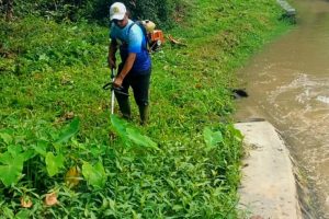 Tim PPA Kejuron Silir Korsda Pesanggaran Lakukan Pemeliharaan Rutin Saluran BKS 3 untuk Kebersihan dan Kerapian Irigasi